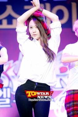 [HD] f(x)’s Krystal, ‘Sexy dance’ …’Red Knight’ showcase for the game ‘Elsword’ [KPOP PHOTO]