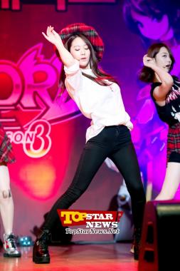 [HD] f(x)’s Krystal, ‘Flawless beauty’ …’Red Knight’ showcase for the game ‘Elsword’ [KPOP PHOTO]