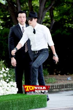 [HD] So Ji Sub, ‘Like a cowboy’ …Photo wall for Lee Byung Hun and Lee Min Jung’s wedding [KSTAR PHOTO]