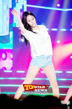 [HD] f(x)’s Krystal, ‘Elegant like a swan’… MBC MUSIC ‘Show Champion’ [KPOP PHOTO]
