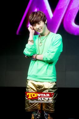 [HD] NUEST’s Minhyun, ‘Thinking’… Showcase for NU’EST’s third mini album ‘Sleep Talking’ [KPOP PHOTO]