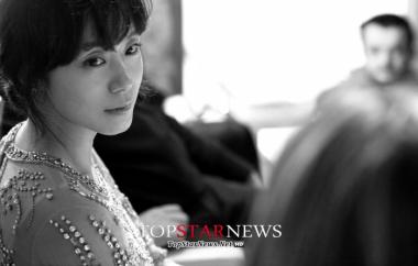 전도연(Jeon Do Yeon), &apos;세계 4대 패션쇼&apos; 런던 패션위크 ‘버버리 컬렉션’ 한국 배우 최초 &apos;2년 연속&apos; 참석