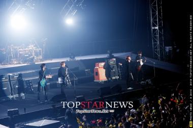 [HD] 에프티아일랜드(FTISLAND), ‘신흥종교 집회 느낌’ …콘서트 ‘FTHX’ 현장 [KPOP PHOTO]