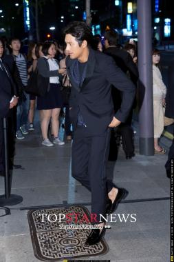 [HD] Oh Ji Ho, ‘Confident steps’ … Photo wall for the Seoul opening of ‘Johnny Walker House’ [KSTAR PHOTO]
