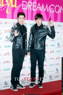 [HD] 동방신기(TVXQ), ‘손인사로 여심 올킬!’…  ‘2013 경주 한류 드림콘서트’ 포토월 현장 [KSTAR PHOTO]