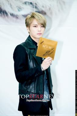 [HD] 제이와이제이(JYJ) 김재중, ‘여러분 사인 받으세요~’…  ‘솔로 첫 정규 앨범 발매 기념 사인회’ 현장 [KSTAR PHOTO]