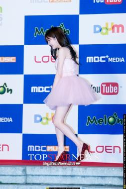 [HD] MMA2013, นักแสดงน้องใหม่ลียูบิร่วมเดินพรมแดงเปิดงาน &apos;MelOn Music Awards 2013&apos;