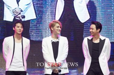 JYJ 광저우 로드쇼 13만 동접으로 4분에 티켓 매진…7천 팬 열광