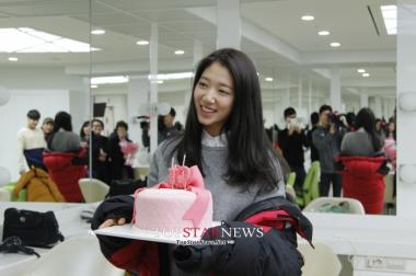 [HD] &apos;상속자들&apos; 박신혜, 촬영장서 데뷔 10주년 깜짝파티