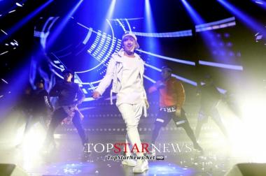 [HD] 이민우, 크리스마스 단독콘서트 &apos;생생한&apos; 현장