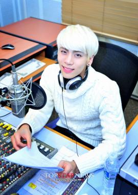 [HD] &apos;푸른밤&apos; 샤이니 종현, 새 DJ "떨려서 미칠것 같아요"