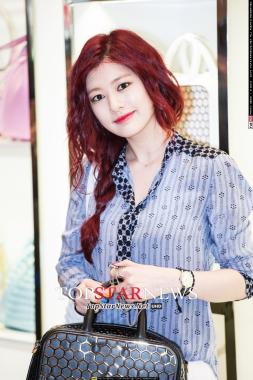 [HD포토] 정소민, &apos;붉은 머리와 강렬한 미소&apos; (&apos;힐리앤서스 레슬리&apos; 런칭 행사)