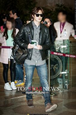 [HD포토] 씨엔블루 이종현, 시크하게 출국하는 찰나 (김포공항)