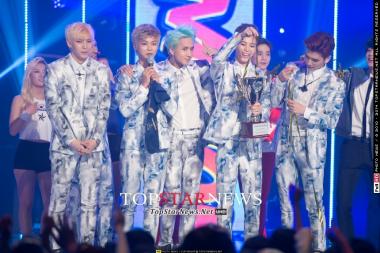 [UHD포토] 1위 차지한 빅스(VIXX), ‘우리팬들덕분이에요!’ (쇼 챔피언)