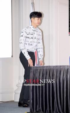 [HD포토] 투피엠(2PM) 우영, ‘조심스런 발걸음’ (홍보대사위촉식)