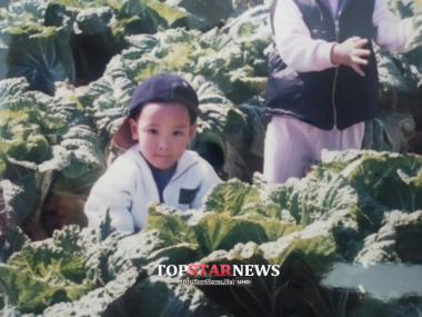 ‘모던파머’ 김재현,  뚜렷한 이목구비 자랑하는 귀여운 ‘아기 사진’ 공개