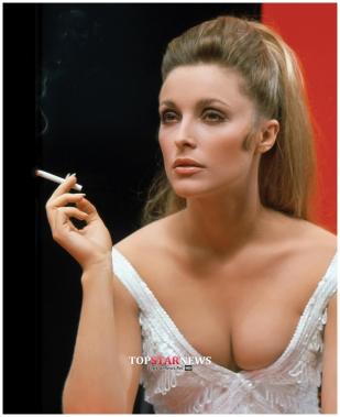 샤론 테이트(Sharon Tate)…20세기 미국 10대 범죄 찰스 맨슨 집단 살해 사건의 희생자