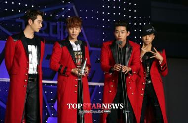 SBS ‘가요대전’ 투피엠(2PM), ‘글로벌 스타상’ 부문 수상에 믿기지 못하는 표정…‘놀랐지?’