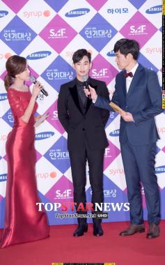 [HD포토] 김수현, ‘2014년 최고의 한해를 보낸 이 남자’ (SBS연기대상)