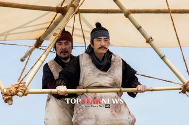 [UHD] ‘조선명탐정’ 김명민-오달수, ‘이심전심’ 눈빛만 봐도 알아… 돌아온 ‘최강 콤비’