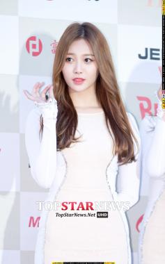 [HD포토] 걸스데이(Girl&apos;s Day) 유라, ‘깜찍한 눈빛’…‘손모양의 의미는?’ (가온차트KPOP어워드)