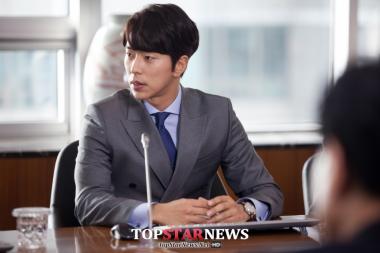 [JTBC] ‘순정에 반하다’ 윤현민, 캐릭터 스틸컷 공개… ‘뜨거운 순정남’으로 변신