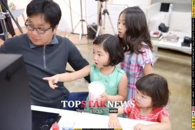 [스타24시] 촬영한 사진 구경하는 삼윤이 자매, ‘아~ 저 사진은~’