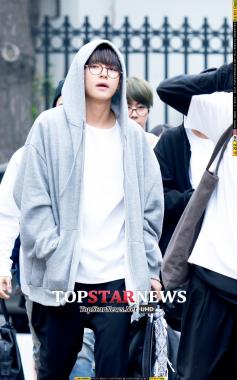 [HD포토] 방탄소년단(BTS) 뷔, 오늘도 멋지게 출근…‘심쿵’ (뮤직뱅크 출근길)