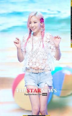 [HD포토] 소녀시대(SNSD) 태연, ‘이 깜찍함은 어디서 나온 것인지’…‘태연이 어머님께 감사합시다’ (쇼 챔피언)