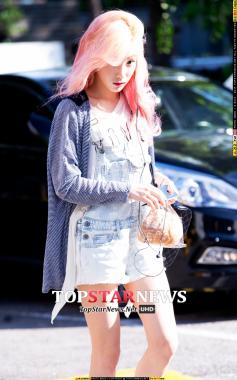 [HD포토] 소녀시대(SNSD) 태연, 한쪽 눈만 빼꼼…‘상큼’ (뮤직뱅크 출근길)