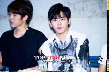 [UHD포토] 인피니트(INFINITE) 호야, 가만히 있어도 카리스마가 넘쳐…‘눈빛으로 심장폭행’ (한위싱동타이)