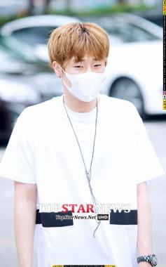 [HD포토] 인피니트(INFINITE) 김성규, ‘바보같아보여도 지니어스인 김성규’ (뮤직뱅크 출근길)