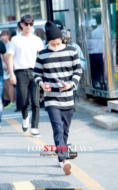 [HD포토] 샤이니(SHINee) 태민, ‘거침없는 상남자 발걸음’ (뮤직뱅크 출근길)