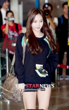 [HD포토] 걸스데이(Girl&apos;s Day) 유라, ‘우유빛 새하얀 피부결’…‘男心 흔드는 꿀피부’ (공항패션)