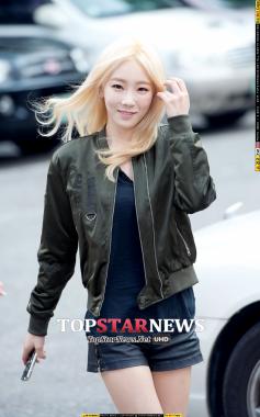 [HD포토] 소녀시대(SNSD) 태연, ‘태연느님이 웃으셨어’…‘날 보고 웃으셨어~!’ (뮤직뱅크 출근길)