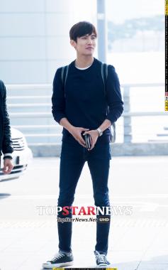 [HD포토] 동방신기(TVXQ) 최강창민, 훤칠한 기럭지 뽐내며 출국…‘훈훈’ (공항패션)