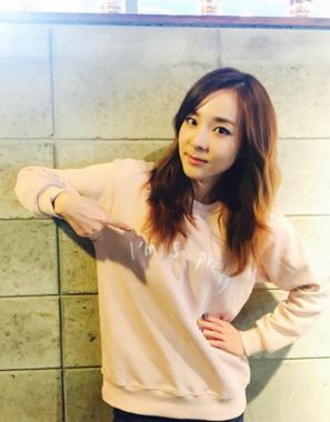 투애니원(2NE1) 산다라박, 정일우가 디자인한 옷 입고 ‘상큼 미모’ 발산… ‘고마워’