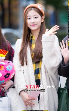 [HD포토] 러블리즈 (Lovelyz) 정예인, ‘출근길을 환하게 밝히는 사랑스러운 미모 ’ (뮤직뱅크 출근길)