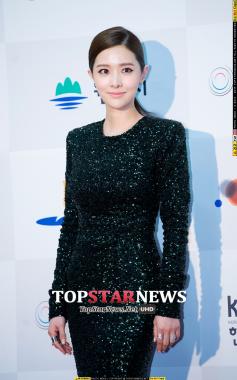 [HD포토] 김유리, ‘시선을 강탈시키는 블링블링 드레스’ (APAN STAR AWARDS)