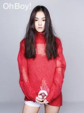 김윤혜, 원조 ‘화보 여신’ 자태 뽐내…‘신비+몽환 매력의 결정체’