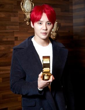 제이와이제이(JYJ) 김준수, ‘골든티켓어워즈’ 인기상 수상해 최고의 인기 입증