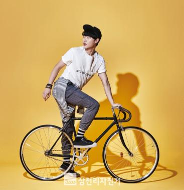 류준열, 친근하고 스포티한 매력으로 자전거 광고 모델 발탁