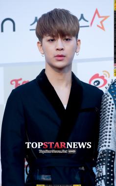 [HD포토] 아이콘(iKON) 송윤형, ‘소녀팬들 자극하는 아련한 눈빛’ (가온차트)