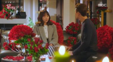 [수목드라마] ‘한번 더 해피엔딩’ 김태훈, 유다인에 장미꽃 이벤트 “우리 시간을 가져보자”