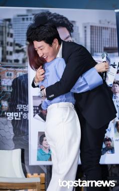 [HD포토] 박경림-김명민, ‘기분이 좋으니 포옹을 해요~’