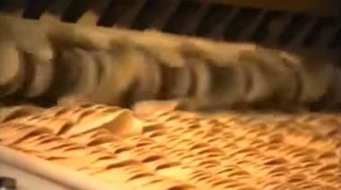 [영상] 인기 감자칩이 만들어지는 과정