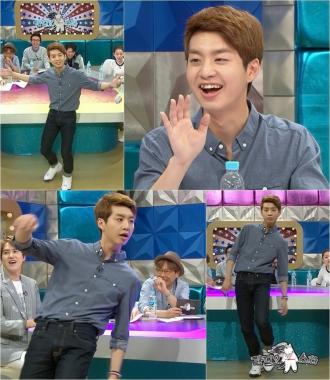 ‘라디오스타’ 신동우, ‘삐딱하게’ 춤 선보이며 촬영장 웃음바다