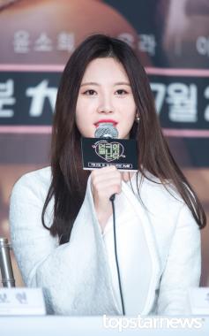 [HD포토] 걸스데이(Girl&apos;s Day) 유라, ‘궃은 날씨에도 잃지 않는 미소’