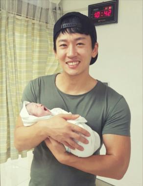 브이오에스(V.O.S) 박지헌, 30일 다섯 째 아이 출산…‘귀여운 공주님’
