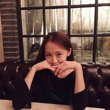 [스타SNS] 씨스타(SISTAR) 다솜, 가을 분위기의 사진 공개…‘예쁘다솜’